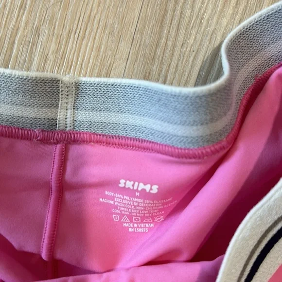 Skims pink tennis skirt. - Picture 3 of 3